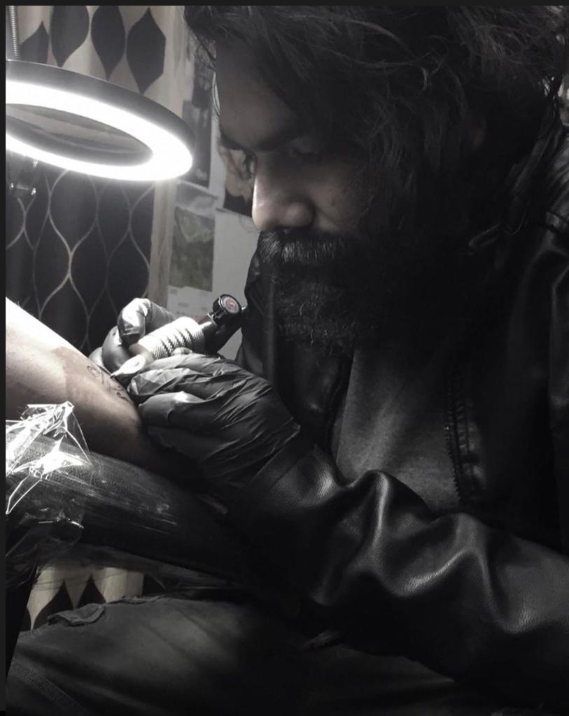 Delhi Man Once Flipped Burgers To Support Family Now An International Tattoo  Artist