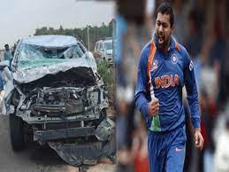 Former Cricketer Praveen Kumar and Son Escape Unhurt in Car Accident
