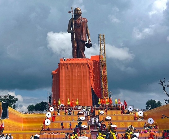 Madhya Pradesh Chief Minister Shivraj Chouhan Unveils 108-Foot Adi Shankaracharya Statue in Omkareshwar