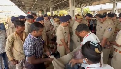 Tragedy Strikes Surat Railway Station as Man Dies Amid Chaos During Bihar-Bound Chhath Special Train Boarding