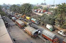 Karnataka Truck Drivers Announce Indefinite Strike Against Stringent Hit-and-Run Laws