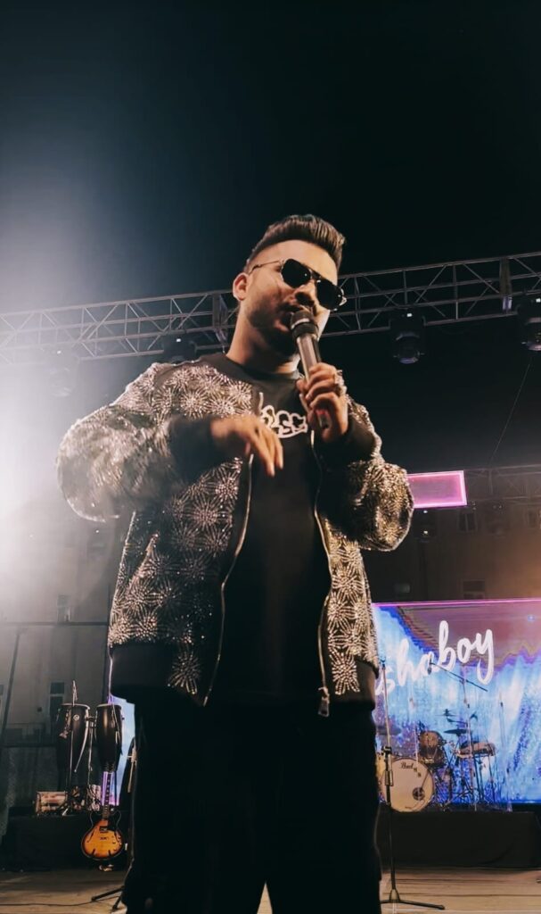 RJ Rizvi: The Maestro of Music and Comedy Lights up IIT Jammu's Anhad Fest