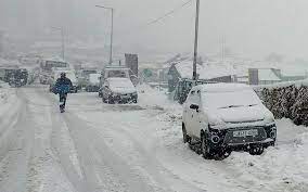 Rain and Snowfall Sweep Across Jammu and Kashmir, Avalanche Warnings Issued
