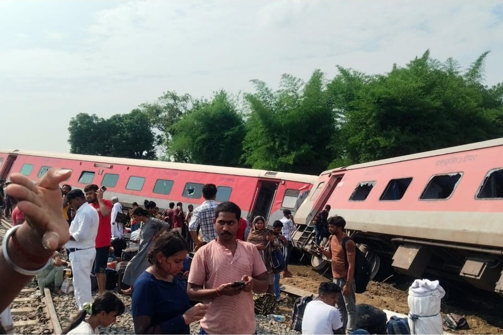 "Negligence in Engineering Blamed for UP Train Derailment, Four Dead and Several Injured"