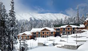 Tourists Flock to Gulmarg and Sonamarg as Kashmir's First Snowfall Blankets the Valley